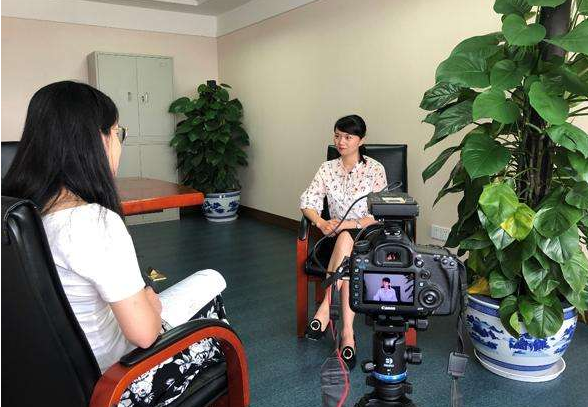 “黎星谭元元舞蹈交锋 高手过招舞斗升级”