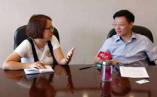 “全能少女张可盈亮相《TOP荣耀时刻》甜蜜献唱 青春洋溢活力十足”