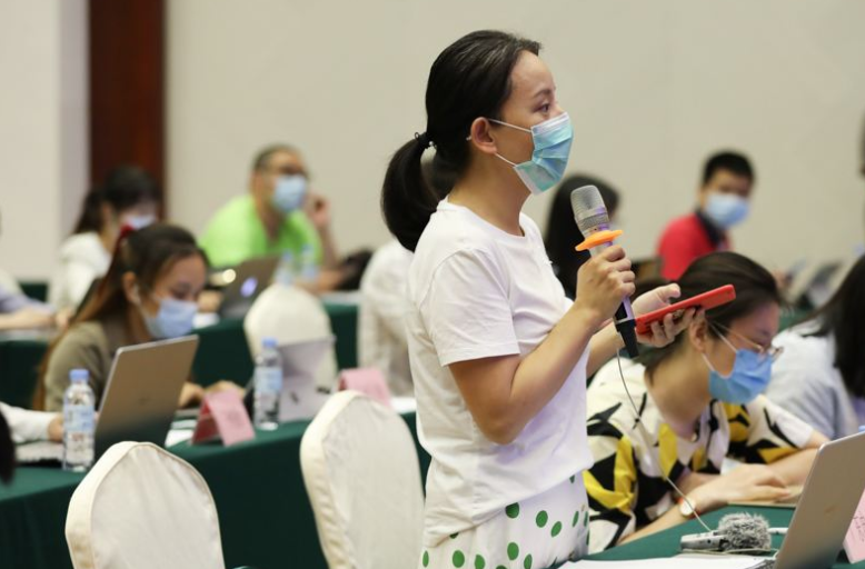 “《清平乐》完满收官 杨玥饰高滔滔造型精美获赞誉”