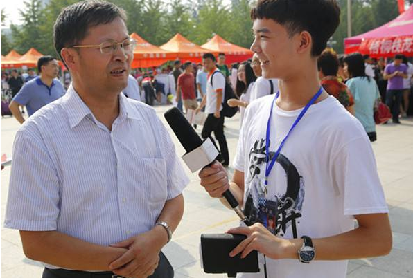 “谷雨书法 学书路上您我同行”