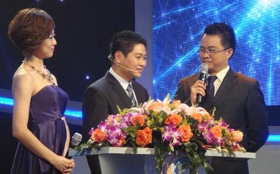 “《明月曾照江东寒》于朦胧演技高光 默默守护引网友心疼”